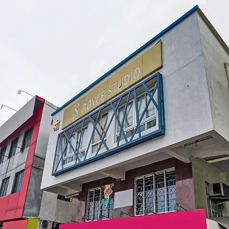 Collection O Royce Studios Near Pune Airport-3