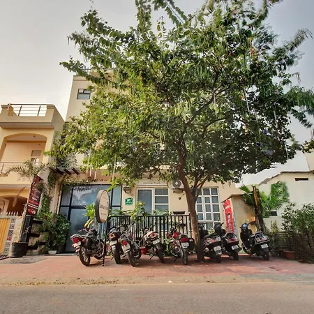 Super Townhouse Kachnar House Vikas Nagar-2