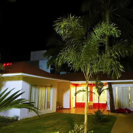 Paparazzi Resort-2