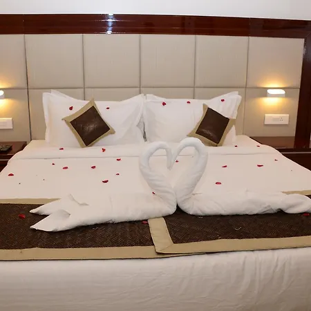The Avr Hotels & Banquets-2