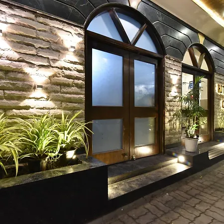 Hotel Shiraz Castle-3