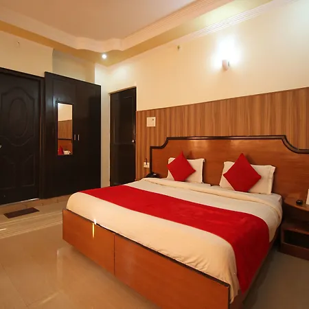 Oyo 1811 Hotel Leisure Palace-3