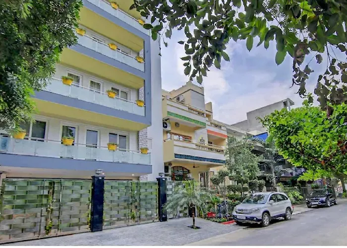 Nuab House - Near Fortis, Max, Medanta, Paras Hospitals And Huda Metro
