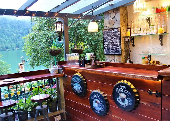 Hotel Lakeside Inn Nainital