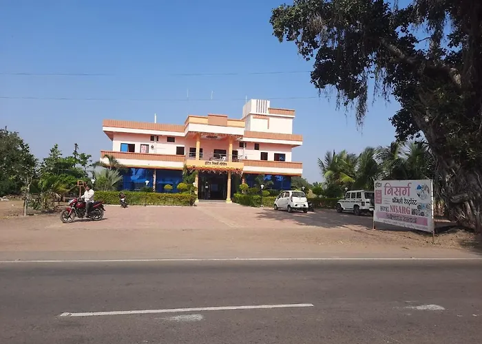 Hotel Nisarg Lodging And Restaurant
