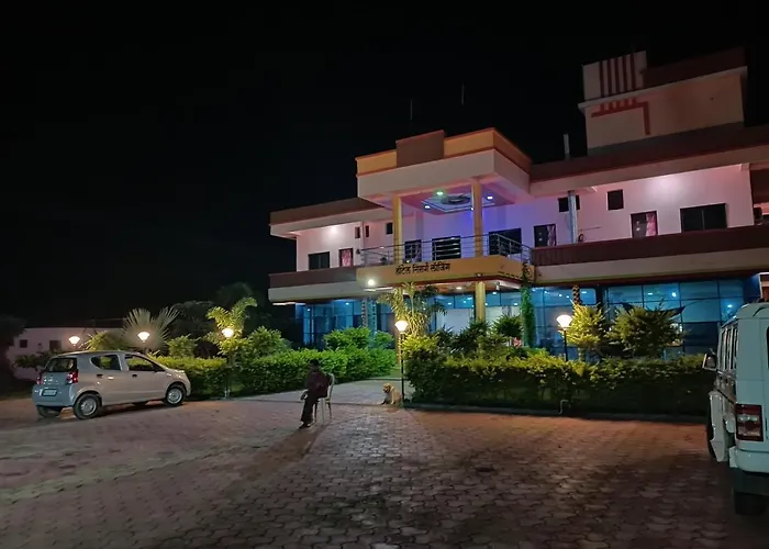 Hotel Nisarg Lodging And Restaurant