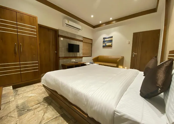 Hotel Damodar