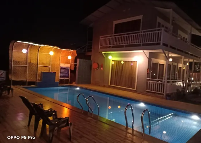 Sea Shell Beach Cottages & Suites
