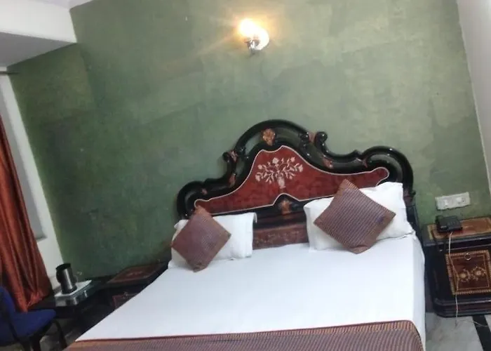 Hotel Ashirwad Deluxe
