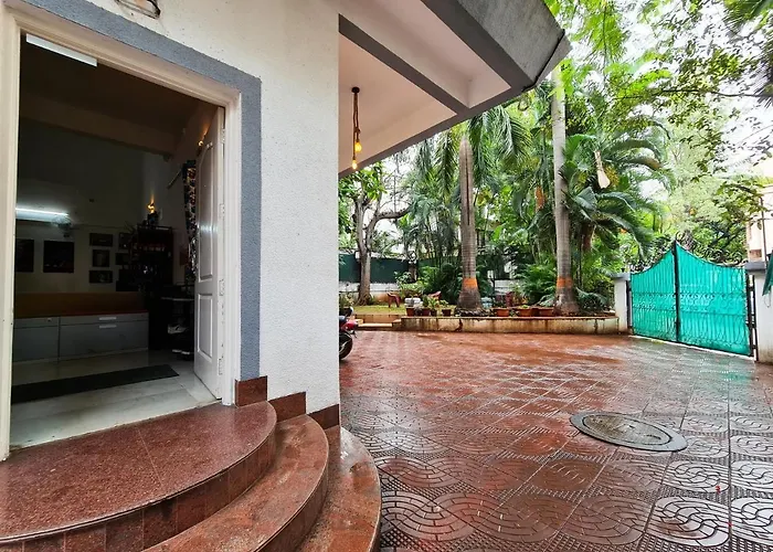 Hostel Lifespace- Tailor Made For Working Professionals- Luxurious Twin Bungalow With Cowork- Only 3 And 4 Share Rooms