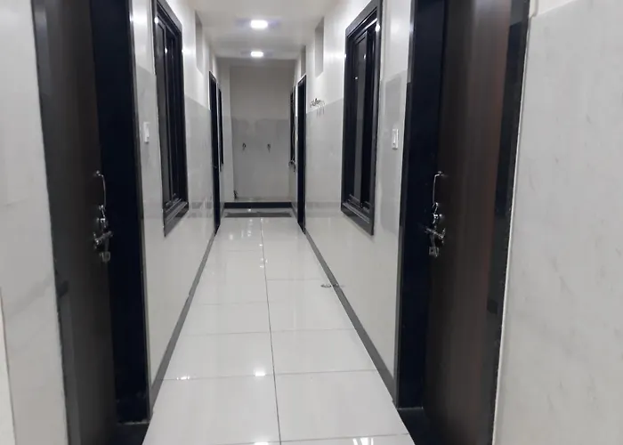 Hotel Chouhan Paradise