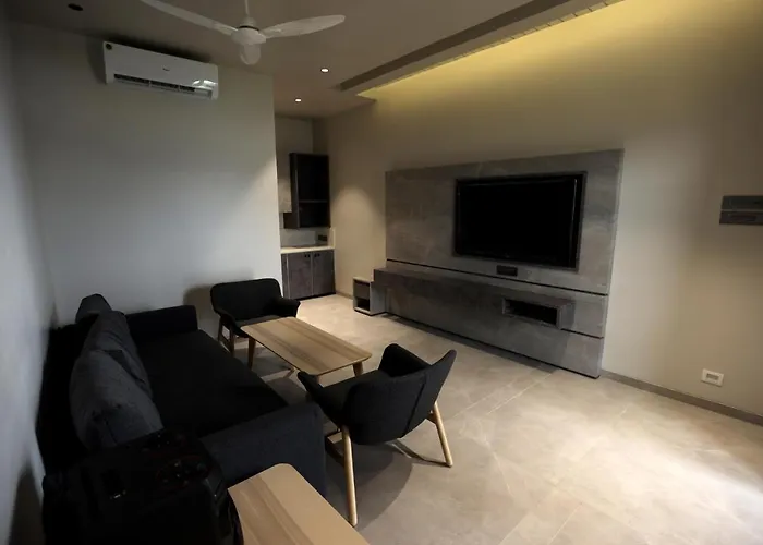 Jumbo Paradise 1 Bhk Luxury Lake View Cottage