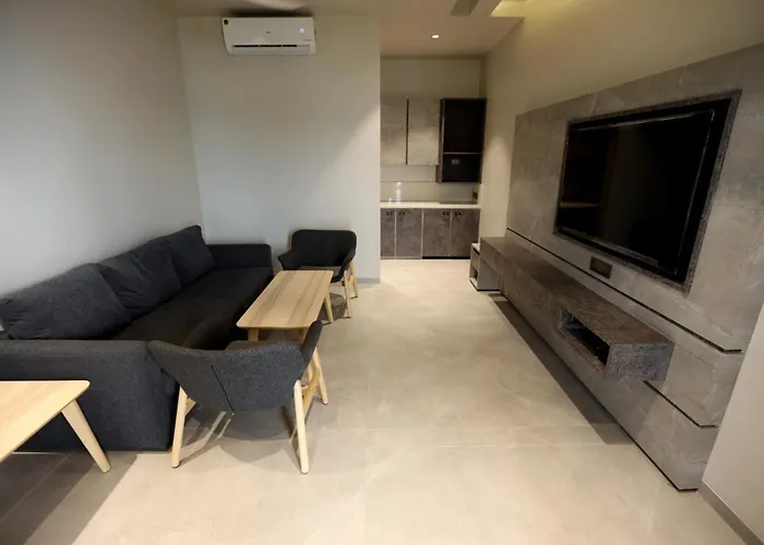 Jumbo Paradise 1 Bhk Luxury Lake View Cottage