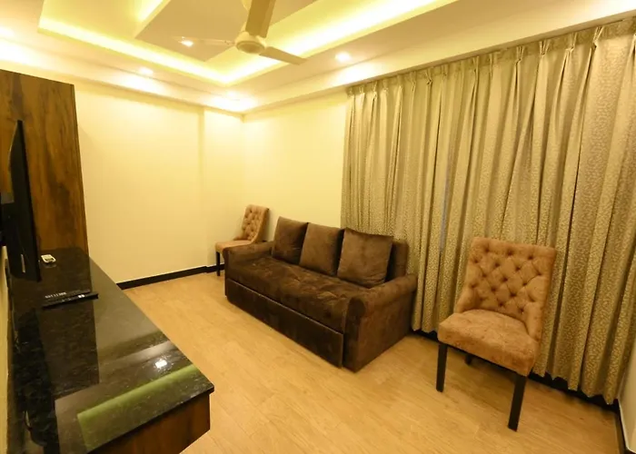 Meenakshi Inn