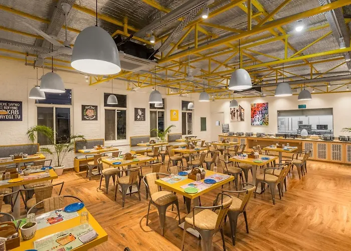 Bedzzz Varanasi By Leisure Hotels, 1 Km From Dashwasamedh Ghat