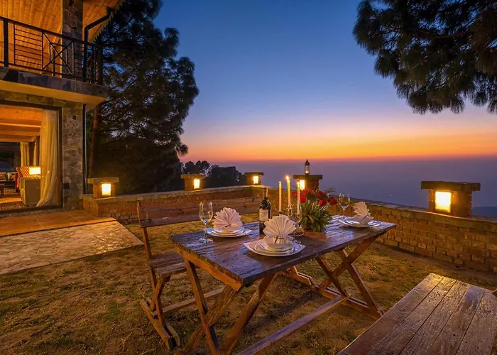 Stayvista At The Winter Line With Outdoor Pvt Pool & Comp Breakfast Kasauli
