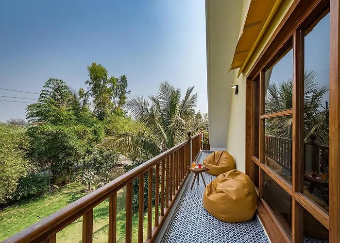 Saffronstays Happy Fields - Swimming Pool Farmhouse With Farm Views, Hammocks & Farm-To-Table Dining Near Pune