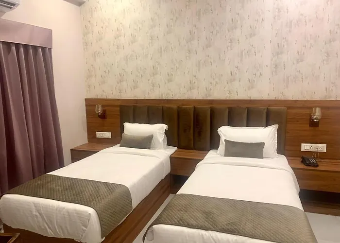 Hotel Mumbai House,Lig Square