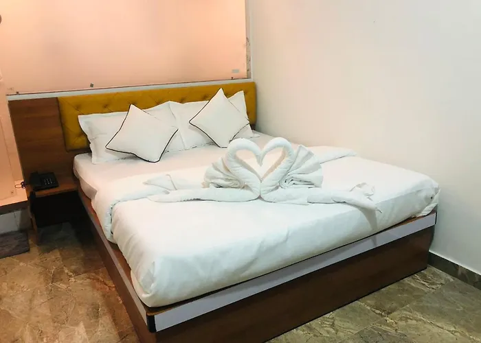 Hotel Santeria Inn, Best Luxurious Hotel Ac Rooms In Surat