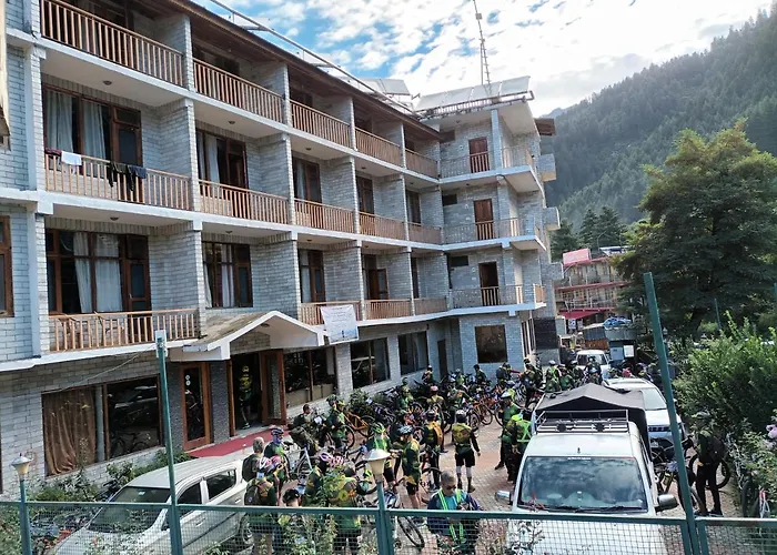 Sarthak Resorts-Reside In Nature With Best View, 9 Kms From Mall Road Manali