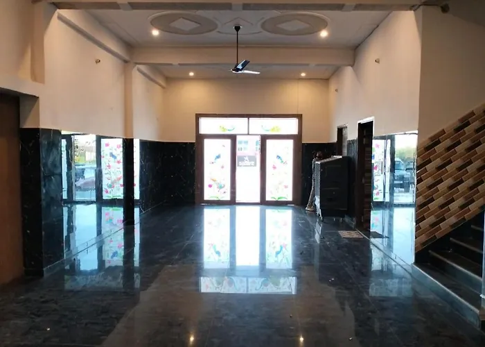 Mishra Palace By Wb Inn