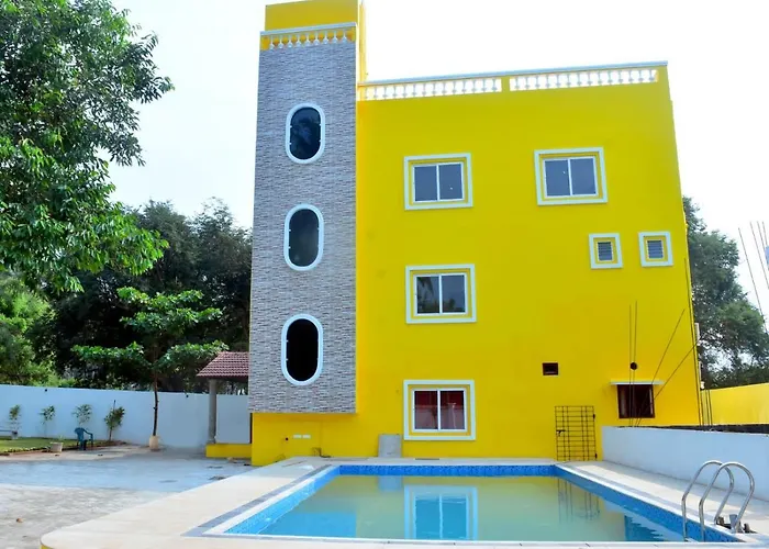 Sri Saveraa Residency