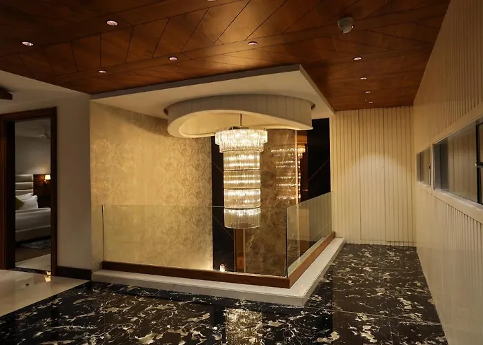 Royal Lalit Grand Hotel