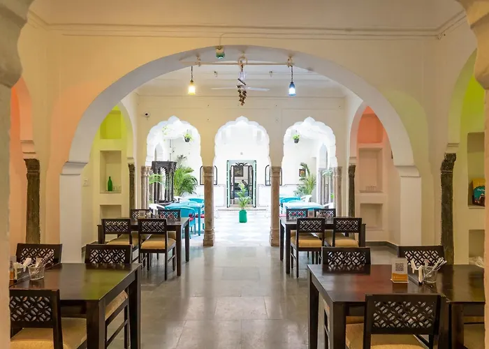 Bloom Boutique - Chelon Haveli