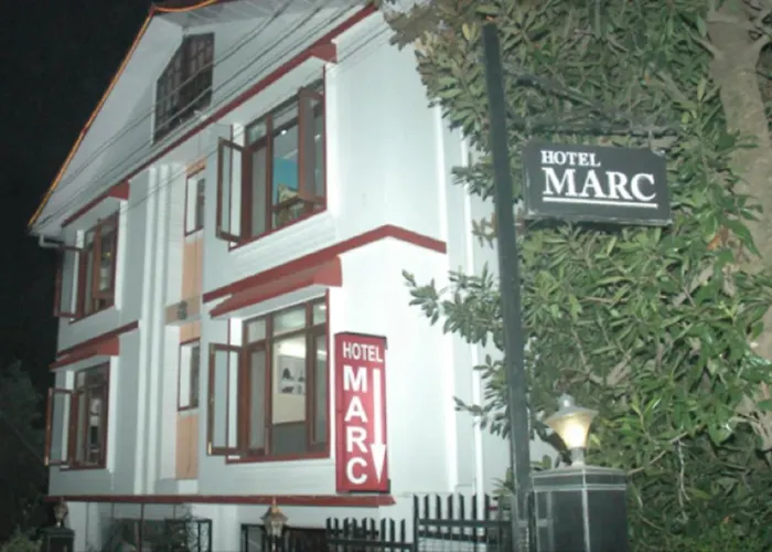 Goroomgo Marc Shimla Near Mall Road - Luxury Room - Excellent Service - Ample Parking - Best Hotel In Shimla