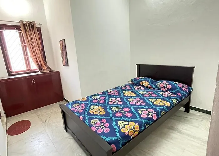 White House - 3Bhk Elegant Apartment