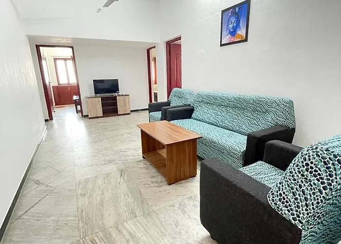 White House - 3Bhk Elegant Apartment