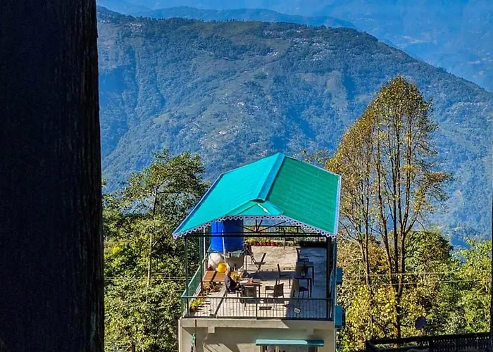 The Oak Retreat Lamahatta