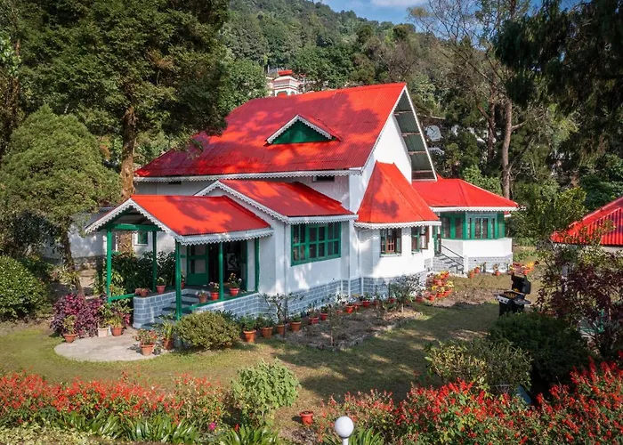 Ama Stays & Trails - Wayside Villa, Kurseong