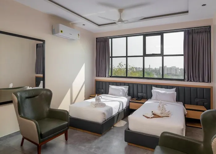 Hotel Padmawati Grand