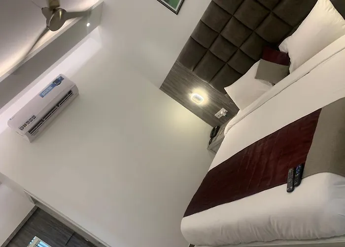 Hotel Lotus Inn