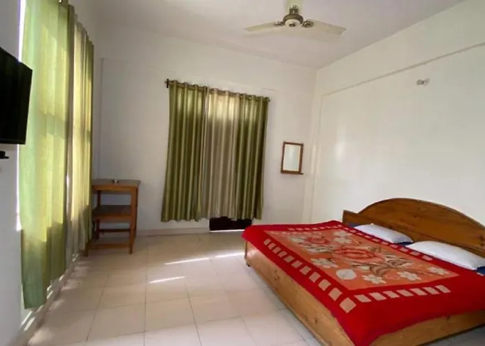 Goroomgo Kanara Hotel Bhimtal - Parking Facilities - Excellent Service