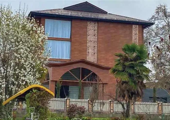 Welcomheritage Grand, Srinagar