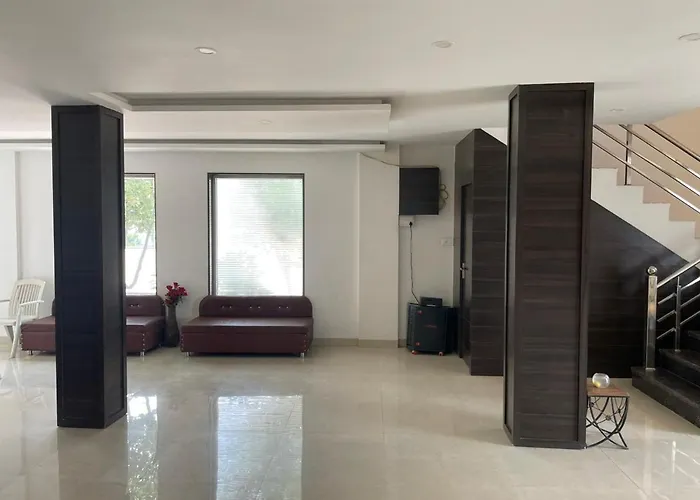 Shyama Hotel