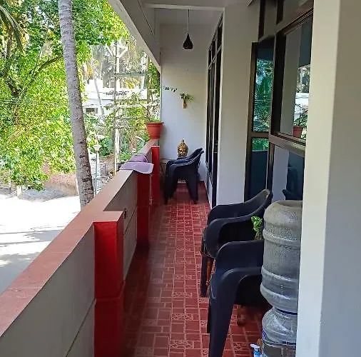 Abhi'S Cafe Avaduthura Kovalam