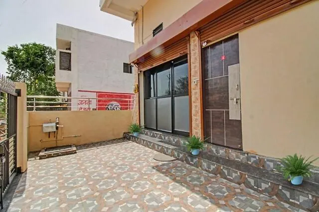 J D Guest House