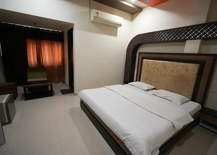 Hotel Ravi Residency