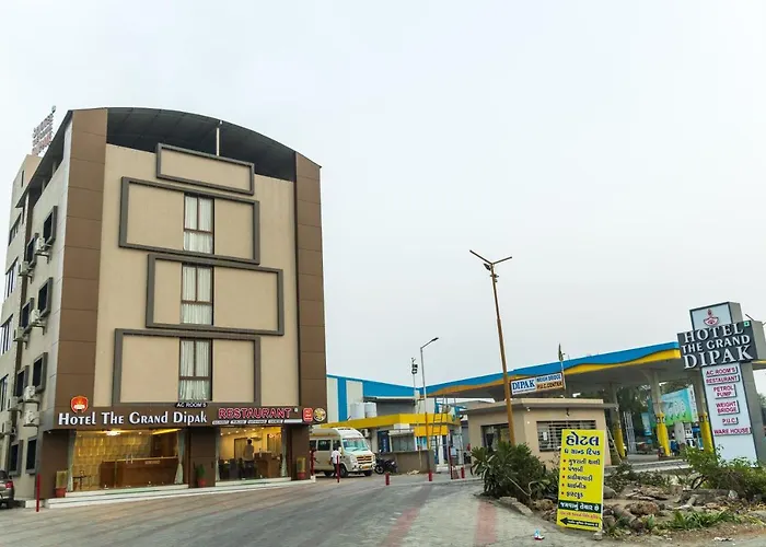 Hotel The Grand Dipak