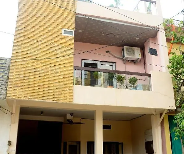 Pinakin Homestay Near Mahakal Temple