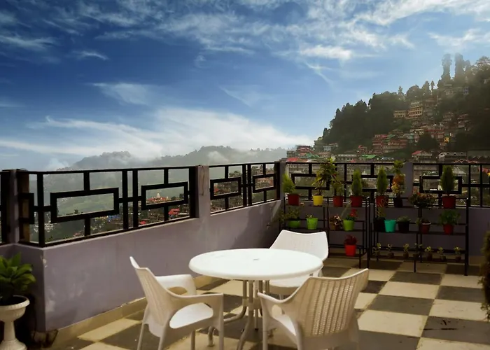 Hotel Hill Queen Near Tara Devi Mandir
