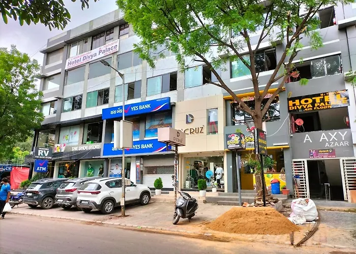 Hotel Divya Palace