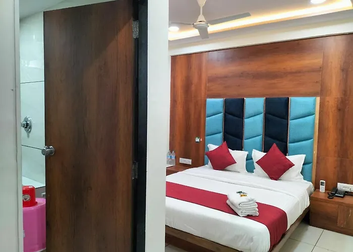Hotel Divya Palace