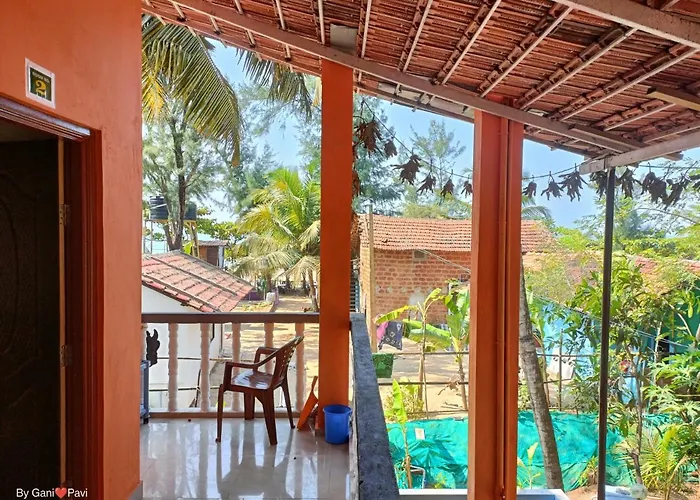 Golden Wings Cafe Hotel Gokarna 