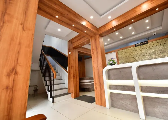 Hotel Surya Lodge