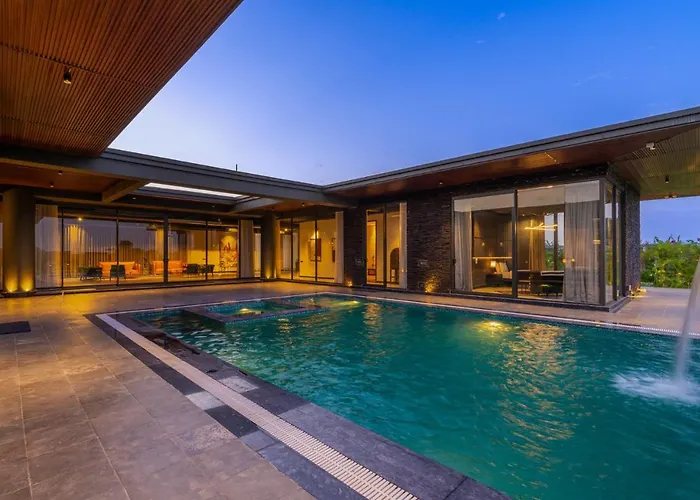 Stayvista'S Anantam - Exquisite 4Br With Huge Swimming Pool Villa In Delhi