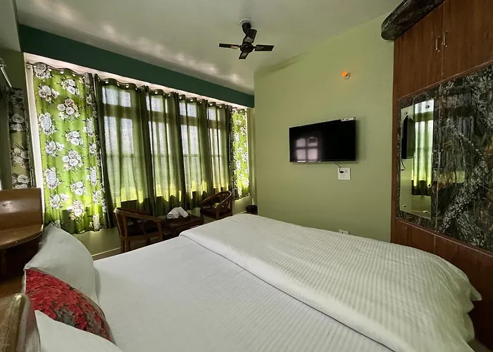 Zu-Zu Hostels